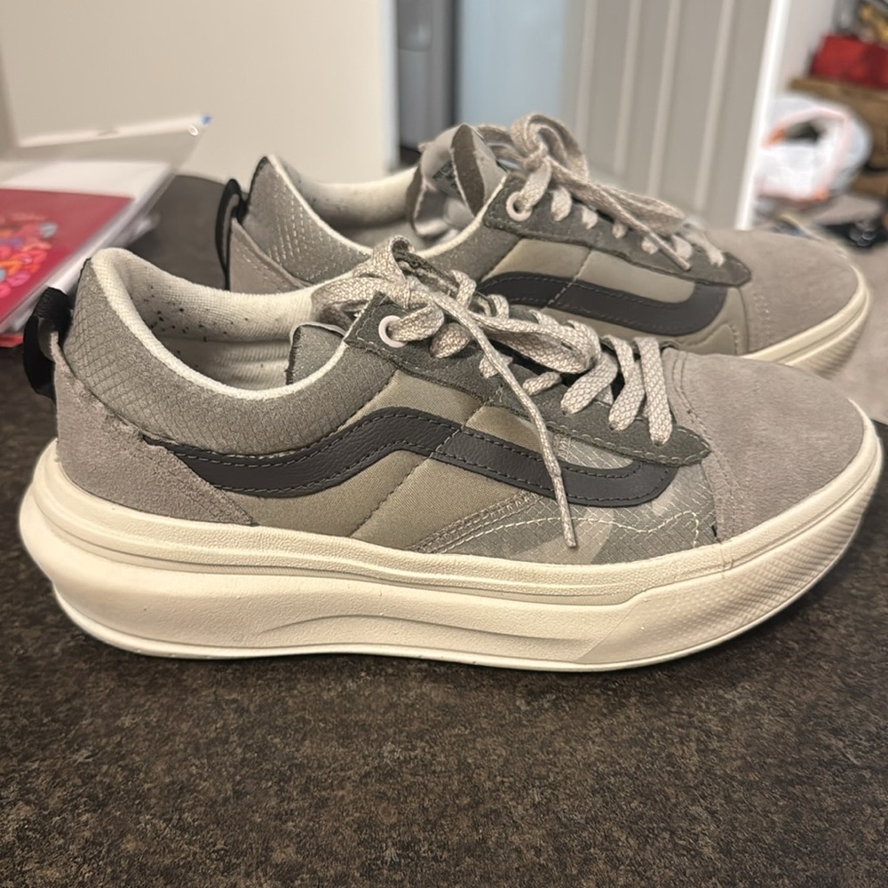 Vans shoes with platform - Picture 2 of 4